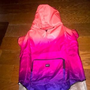 Rain coat for pet unisex.